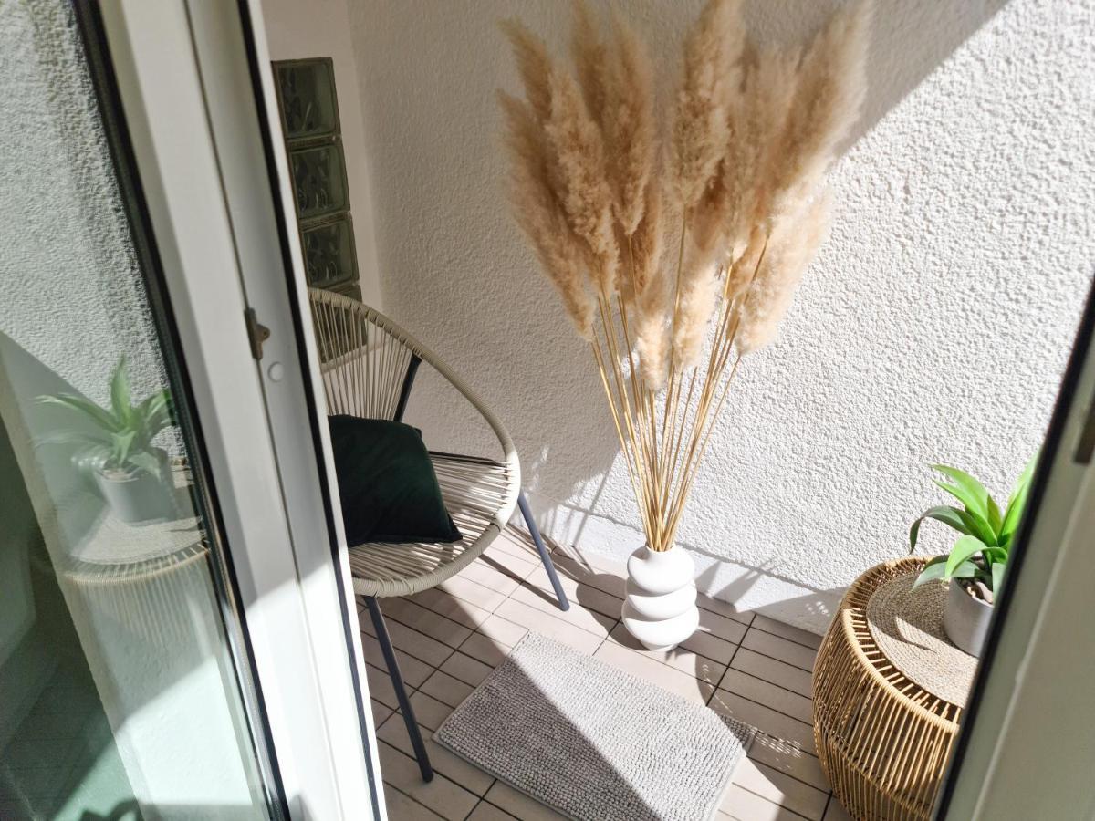 Schoene Ferienwohnung Im Zentrum Mit Self Check-In Und Free Wifi เอสเซน ภายนอก รูปภาพ