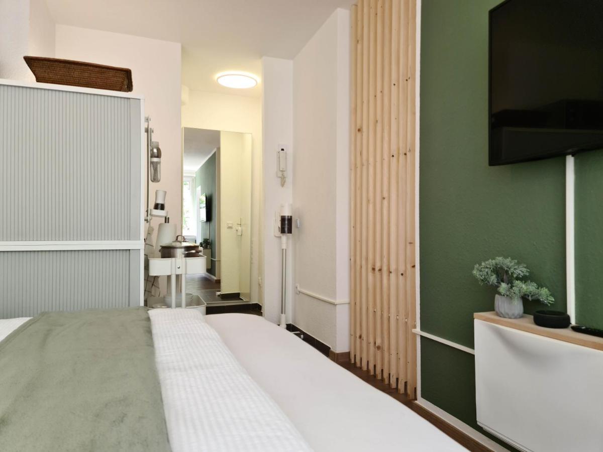 Schoene Ferienwohnung Im Zentrum Mit Self Check-In Und Free Wifi เอสเซน ภายนอก รูปภาพ